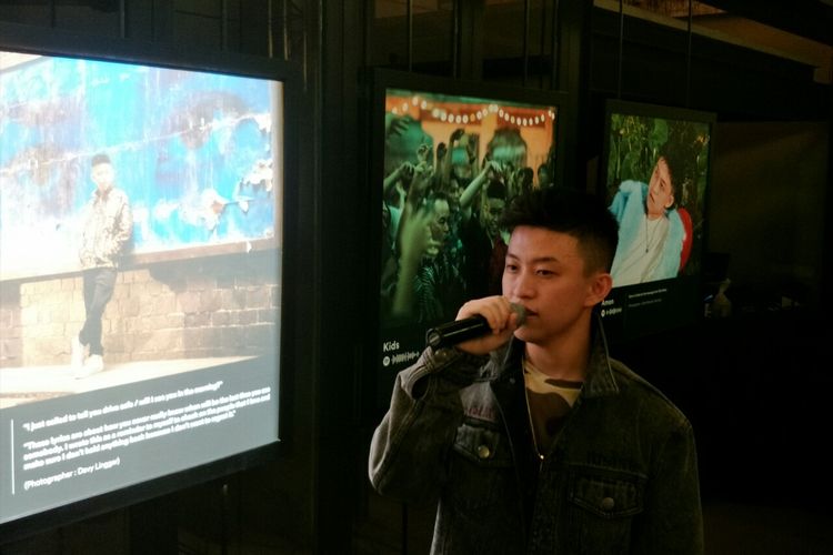 Rapper Rich Brian membuka pameran The Sailor Experience di Gudang Gambar, kawasan Cipete, Jakarta Selatan, Rabu (7/8/2019).