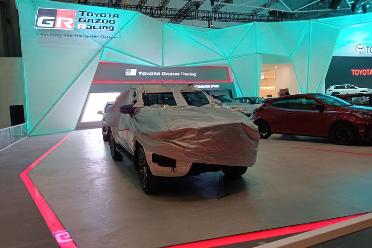 Toyota Hilux GR Sport di GIIAS 2022