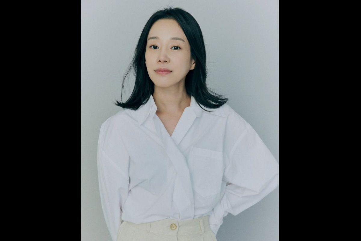 Aktris Korea Selatan Lee Seo Yi yang memiliki nama asli Song Soo Yeon, meninggal dunia dalam usia 43 tahun.