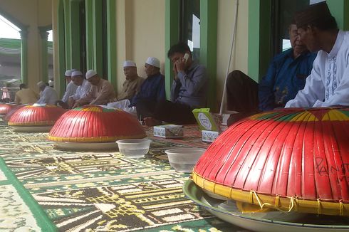 Tradisi Nganggung Sambut Tahun Baru Islam, Makan Bersama Pakai Dulang