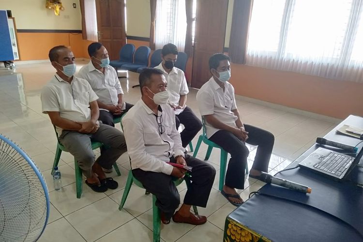 Lima mantan pejabat Dinas Pariwisata Buleleng jalani sidang virtual terkait korupsi Dana Hibah PEN, Selasa (5/10/2021).