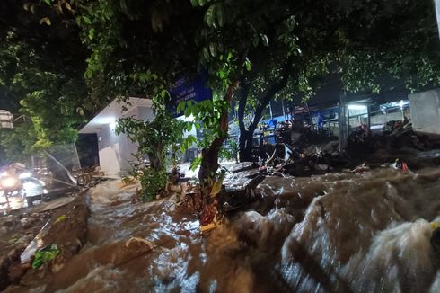 Banjir di Jalan Raya Bogor Jaktim Baru Surut 4 Jam Setelah Kali Baru Meluap