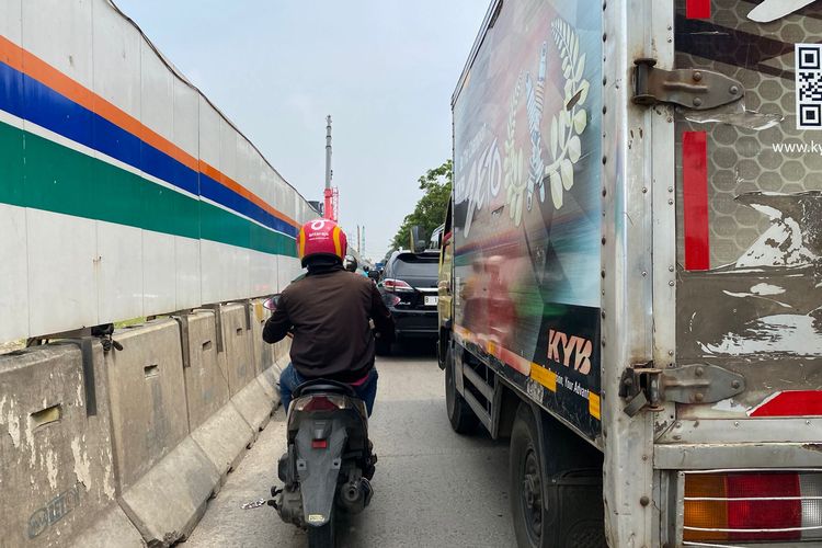 Terjadi kemacetan di Jalan R.E Martadinata dari arah Tanjung Priok menuju Ancol pada Sabtu (3/6/2023) pukul 12.03 WIB.