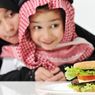 5 Tips Mendampingi Anak Berpuasa Menurut Psikolog