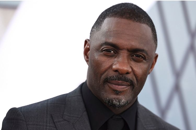 Idris Elba mengumumkan bahwa ia positif corona dan tengah melakukan isolasi