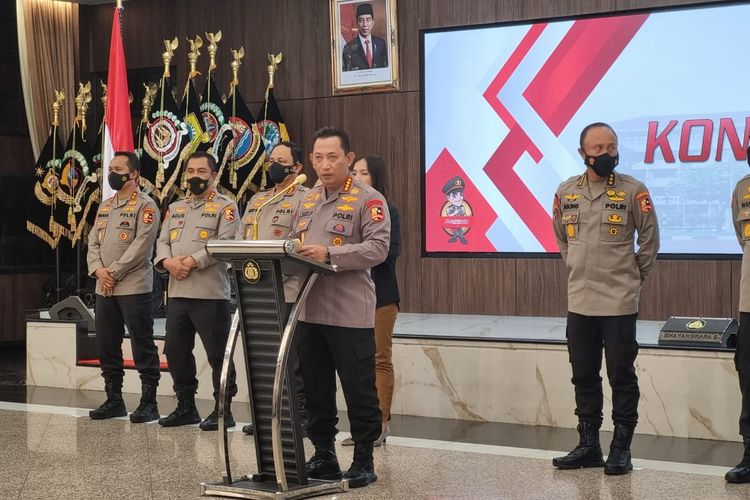 Kapolri Jenderal Listyo Sigit Prabowo di Ruangan Rupatama, Mabes Polri, Jakarta, Jumat (14/10/2022).