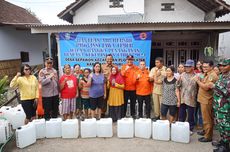 Ada Kebocoran Pipa Air di Desa Sepawon, Pemkab Kediri Salurkan Bantuan 60.000 Liter Air Bersih 