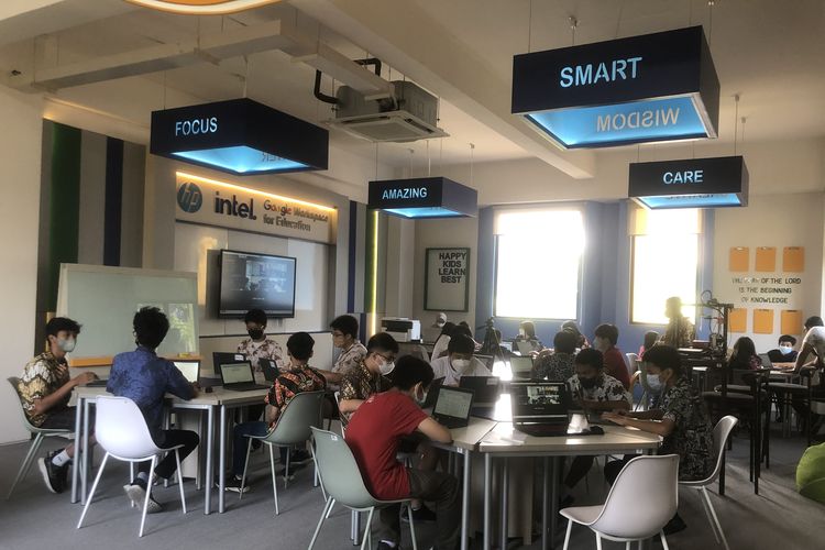 Hour of Code di Sekolah Citra Berkat Surabaya Oleh Coding Bee Academy.