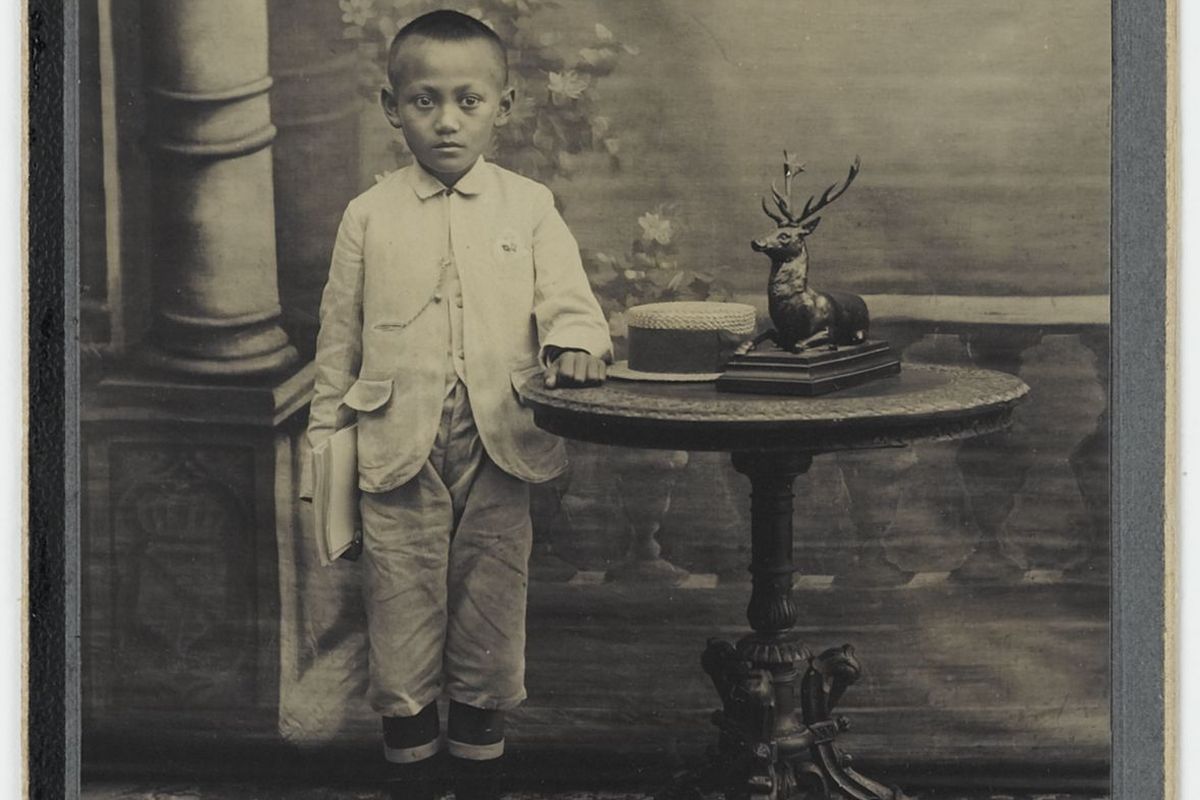 Potret Soesalit Djojoadhiningrat (13 september 1904).