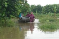 Banjir di Kota Padang Meluas, Tim BPBD Evakuasi Warga