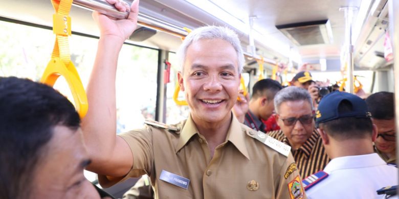 Gubernur Jawa Tengah Ganjar Pranowo pada peluncuran BRT Trans Jateng Purwokerto-Purbalingga.