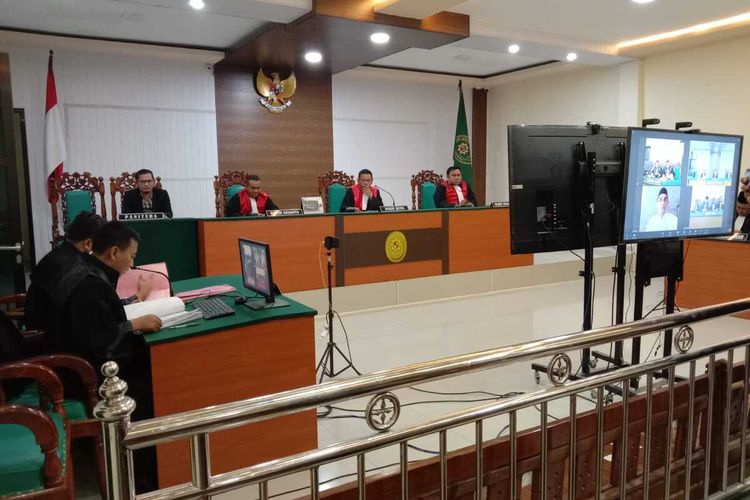 Sidang dengan terdakwa mantan peneliti Badan Riset dan Inovasi Nasional (BRIN) Andi Pangerang Hasanuddin (APH), di Pengadilan Negeri (PN) Jombang, Jawa Timur, Kamis (31/8/2023).