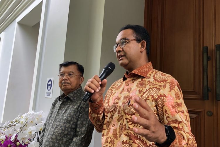 Capres nomor urut 1 Anies Baswedan bersama Wapres ke 10 dan 12 RI Jusuf Kalla di Jalan Brawijaya Raya No.6, Jakarta Selatan, Senin (12/2/2024). 