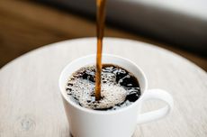 Minum Kopi Bikin Kuat Begadang tapi Amankah? Ini Kata Pakar Gizi…