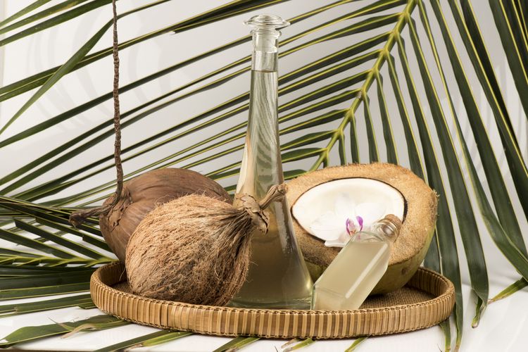 Ilustrasi minyak kelapa murni atau virgin coconut oil (VCO).