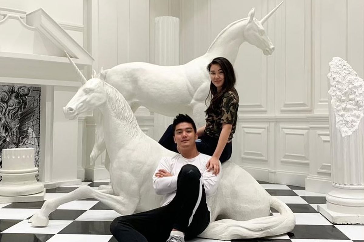 Artis peran dan pembawa acara Boy William dan sang kekasih, Karen Vendela Hosea.