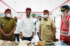 Saat Jokowi dan Prabowo Beli Blangkon Khas Madura...