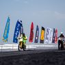 Bukan Balapan Biasa, Ini Aksi Nyentrik Para Rider di Tepi Laut Bali