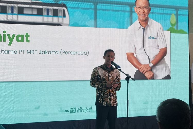  Direktur Utama MRT Jakarta Tuhiyat saat membuka acara Kampanye Green Economy and Green Environment di Stasiun MRT Bundaran HI, Jakarta, Selasa (12/9/2023).