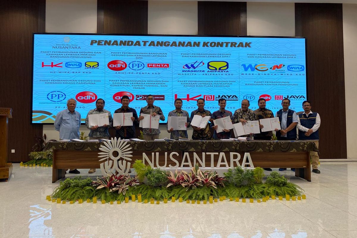 Penandatanganan kontrak proyek pembangunan IKN antara PTPP dengan pemerintah yang disaksikan langsung oleh Kepala Otorita IKN, Basuki Hadimuljono dan Direktur Utama PTPP Novel Arsyad di Kantor Kemenko 4 IKN, Jakarta, Jumat (5/12/2025).