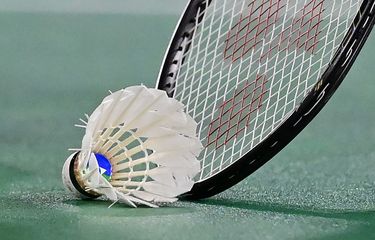 Ilustarsi shuttlecock atau kok bulu tangkis