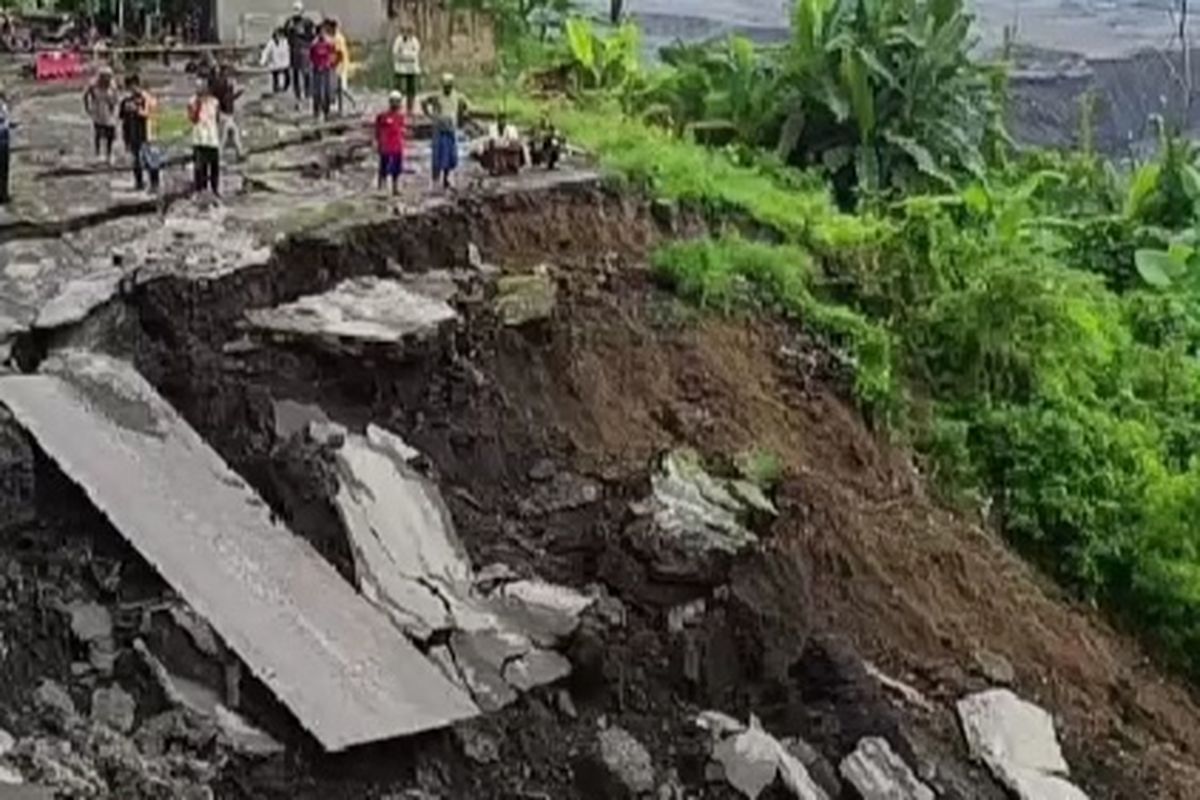 Jalan ambles di lumajang.