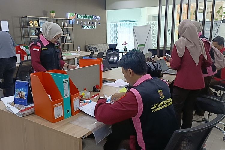 Kejaksaan Kabupaten Bandung Geledah Kantor PT BDS 4 Jam, Surat dan Dokumen Penting Disita