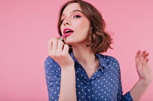 Ini 3 Tips Makeup Praktis agar Wajah Lebih Segar