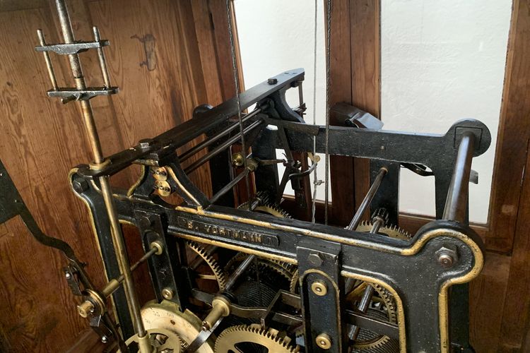 Alat penggerak denting atau bandul Jam Gadang di Kota Bukittinggi, Sumatera Barat pada Senin (27/10/2025).