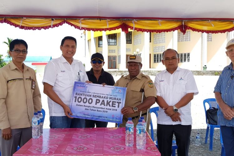 Dalam rangka mewujudkan program BUMN Hadir Untuk Negeri, INALUM, DAMRI, Bulog, Pertamina dan Antam memberikan bantuan kepada panti-panti asuhan di Jayapura dan bantuan sembako di Timika, Sabtu (15/12/2018)