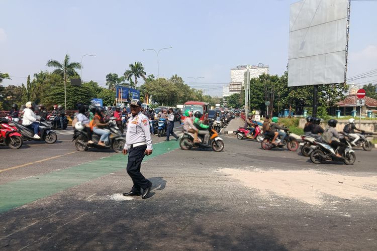 Penampakan Lokasi Truk Tabrak 6 Motor di Simpang Unisma Bekasi hingga Tewaskan 1 Orang