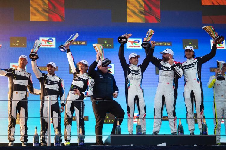 Pebalap Tanah Air Sean Gelael dan rekan-rekan setimnya di Team WRT 31 menduduki podium tertinggi pada balapan 6 Hours of Imola pada Minggu (21/4/2024).