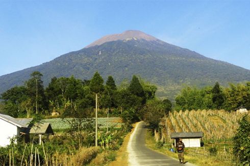 Mulai 2 Maret 2019, Jalur Pendakian Gunung Slamet Kembali Dibuka