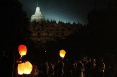 Melepas Ribuan Lampion Tahun Baru di Borobudur