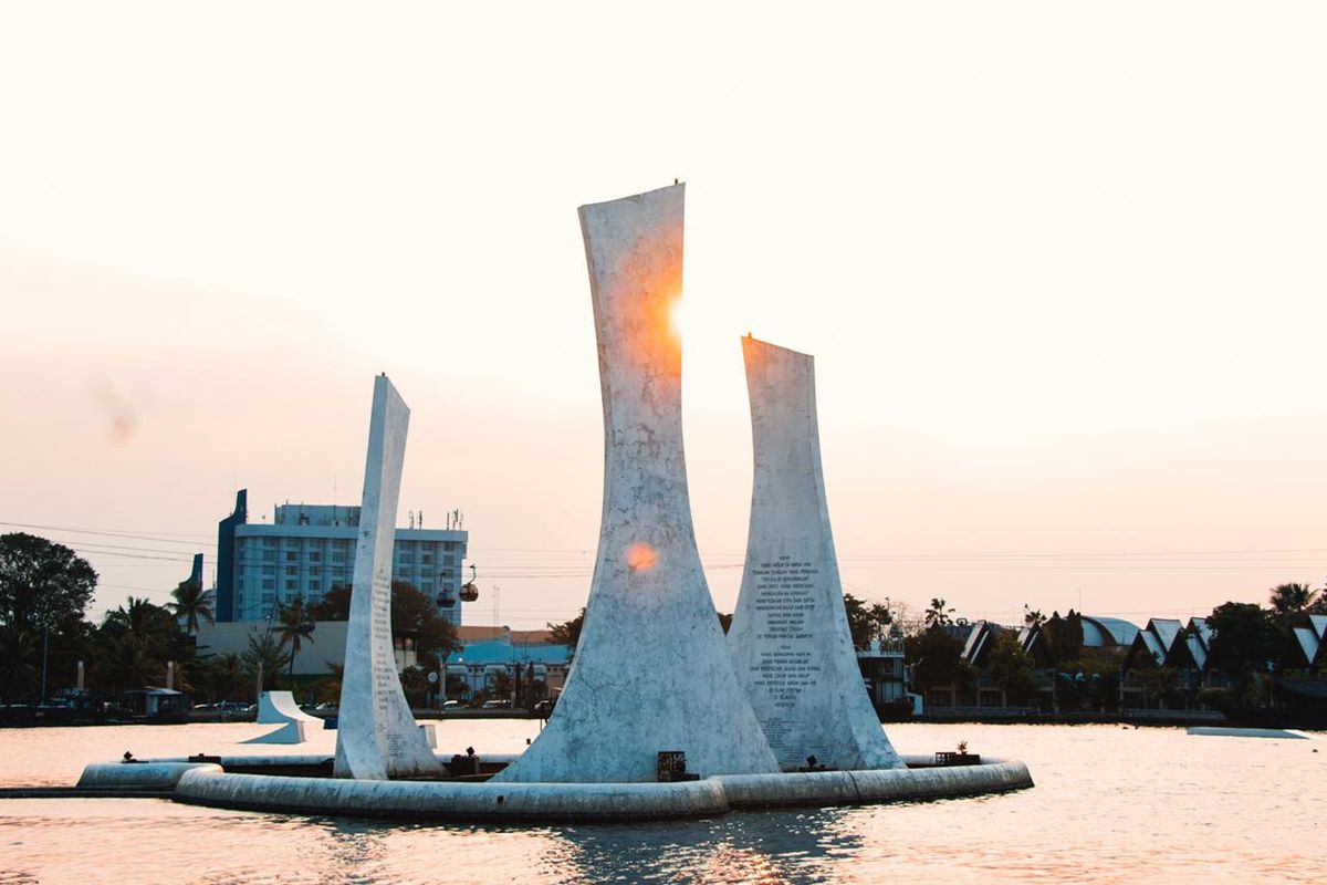 Danau Monumen, Ancol. 