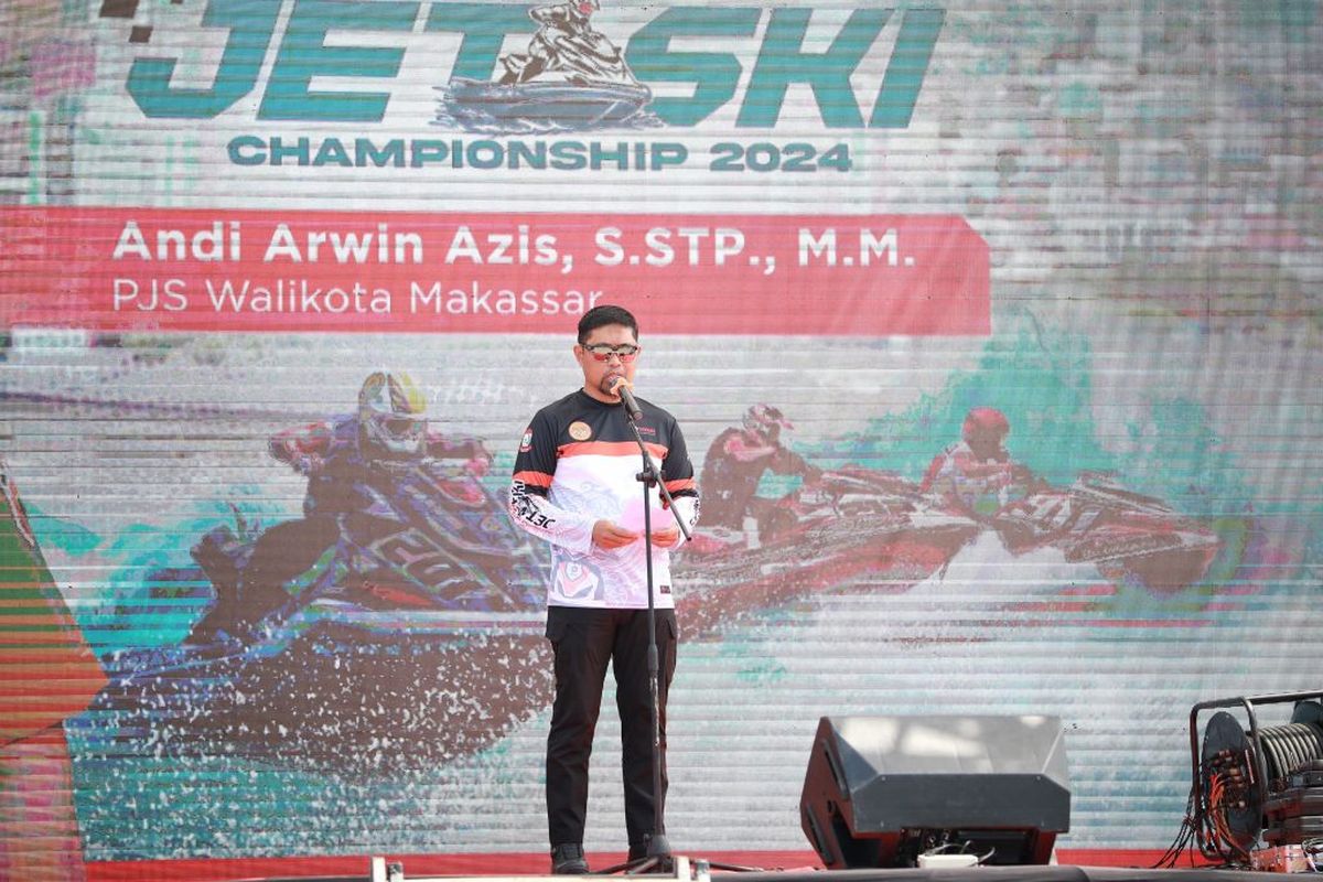 Pjs Wali Kota Makassar Andi Arwin Azis secara resmi membuka Makassar International Jetski Championship 2024 yang berlangsung di Pantai Biru, Jalan Metro Tanjung Bunga, pada Sabtu (12/10/2024).
