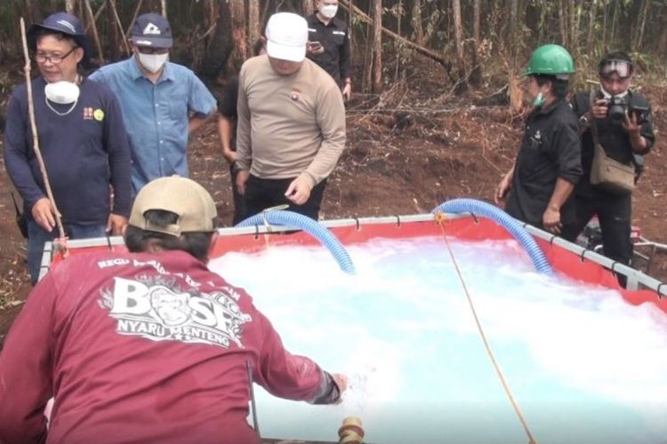 Cairan Pemadam Jepang Diuji di Kalteng, Disebut Lebih Cepat Padamkan Karhutla