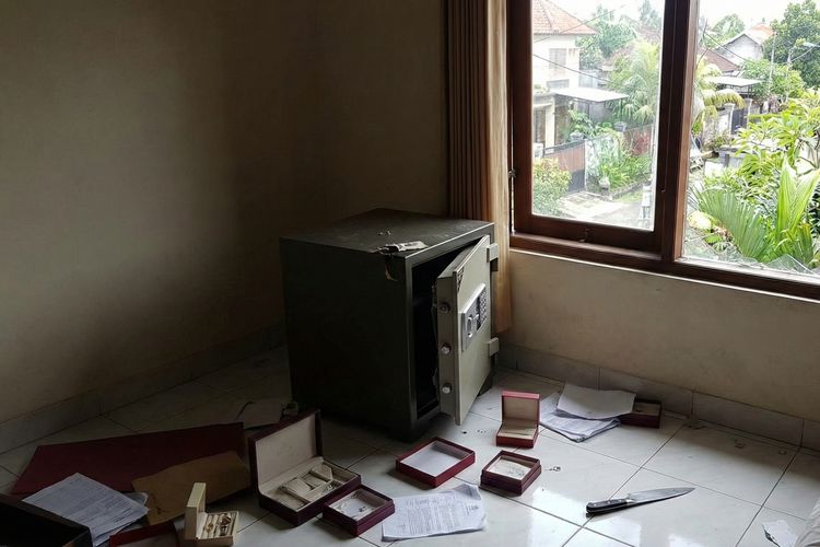 Ditinggal Belanja 10 Menit, Rumah Nenek Pemilik Salon di Lumajang Kemalingan, Rugi Rp 400 Juta