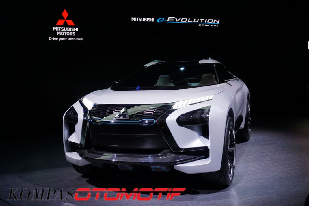 Mitsubishi e-Evolution Concept diperkenalkan Mitsubishi pada ajang Tokyo Motor Show 2017, Rabu (25/10/2017). Kendaraan ini menjadi visi desain dan teknologi masa depan Mitsubishi yang menerjemahkan tagline terbarunya, 