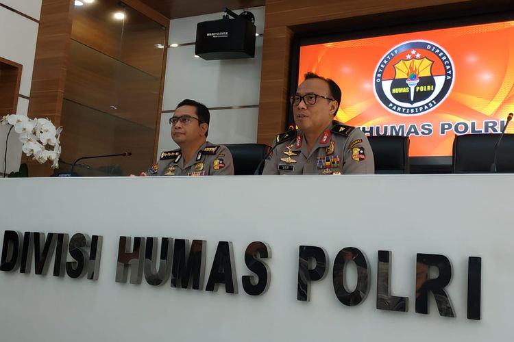 Kepala Biro Penerangan Masyarakat Humas Brigjen (pol) Dedi Prasetyo di Gedung Humas Mabes Polri, Jakarta, Senin (6/5/2019). 
