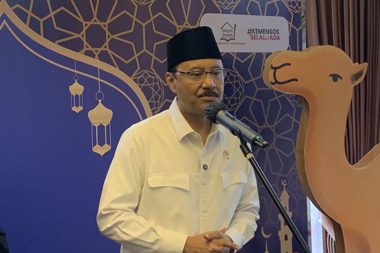 Menteri Sosial (Mensos) Saifullah Yusuf atau Gus Ipul saat ditemui di Kantor Kemensos, Jakarta, Jumat (13/2/2025).
