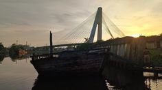 Itinerary Seharian di Pekanbaru, Sunset di Jembatan Ikonik