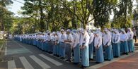 Paskibraka Terpaksa Kibarkan Bendera di Jalan, Ini Penjelasan Kepala SMAN 8 Malang
