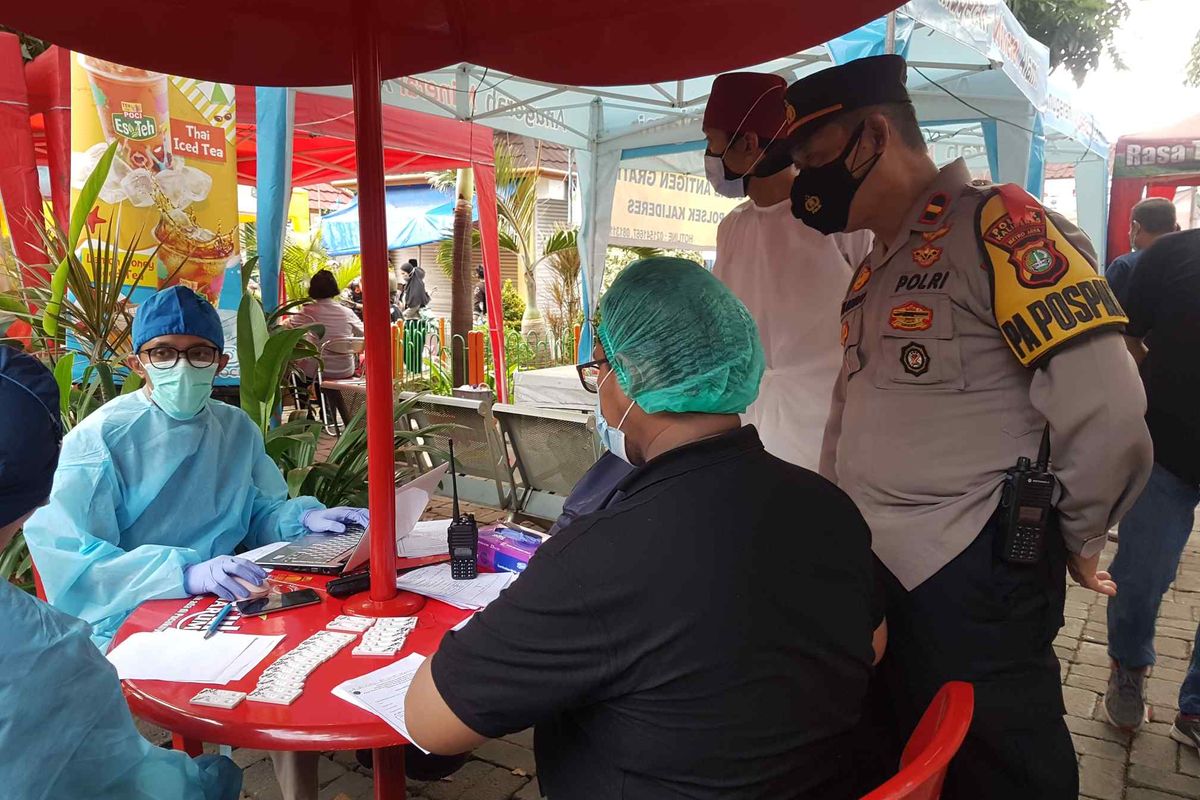 Posko rapid test Covid-19 di Terminal Kalideres yang mulai beroperasi pada Minggu (16/5/2021)