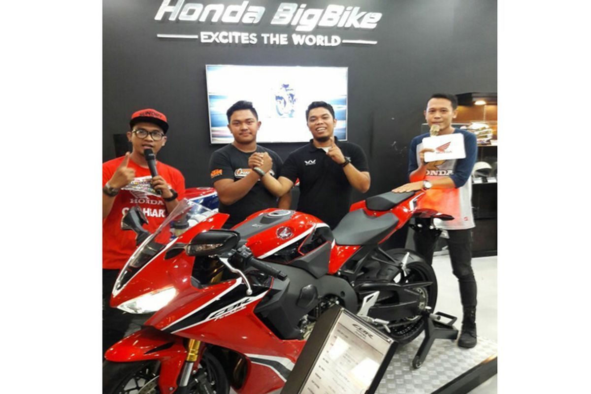 Honda CBR1000RR Fireblade dan konsumen asal Cileduk