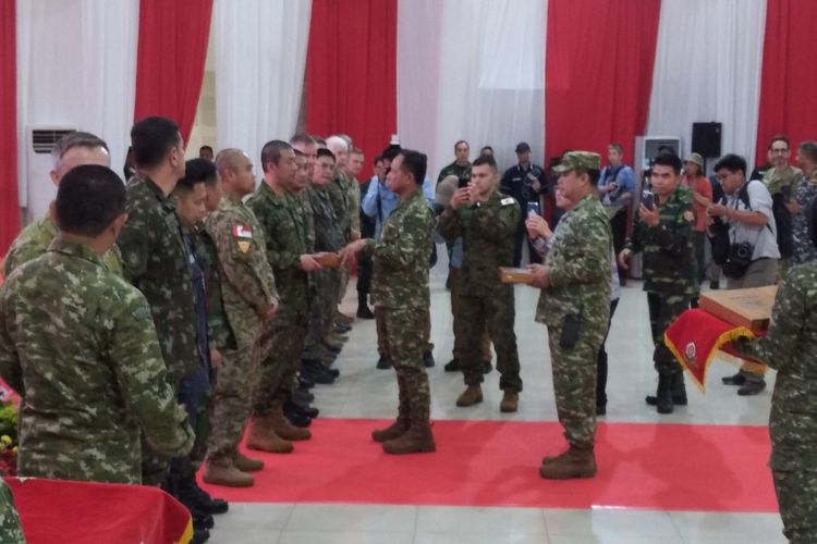 Panglima TNI Buka Latgabma Super Garuda Shield 2026 di Bandung