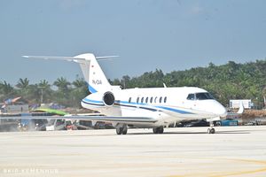 Perdana, Pesawat Jet Berpenumpang Mendarat Mulus di Bandara IKN