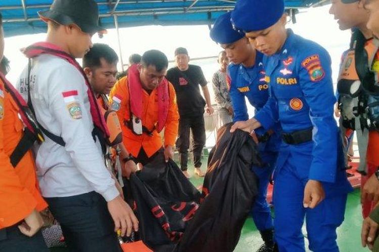 Satu korban tewas pada insiden karamnya Kapal Motor Maharani Sempurna dari Malaysia ke Aceh di Perairan Belawan. 