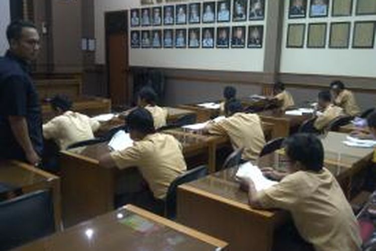 14 pelaku pengeroyokan temannya sendiri hingga tewas ikut Ujian Kenaikan Kelas di Polres Malang, Jumat (6/6/2014).
