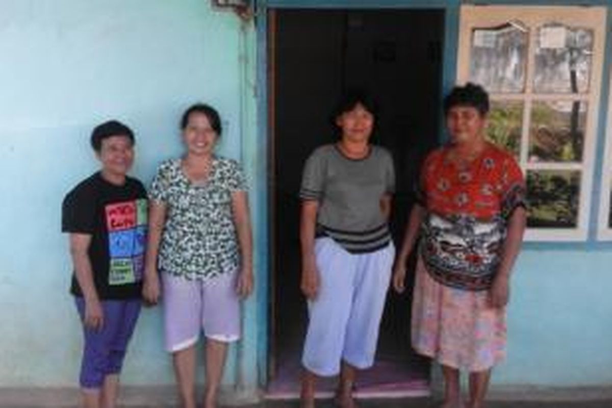 Para ibu pengurus LKM Darma Murti Desa Rama Agung, Kabupaten Bengkulu Utara
